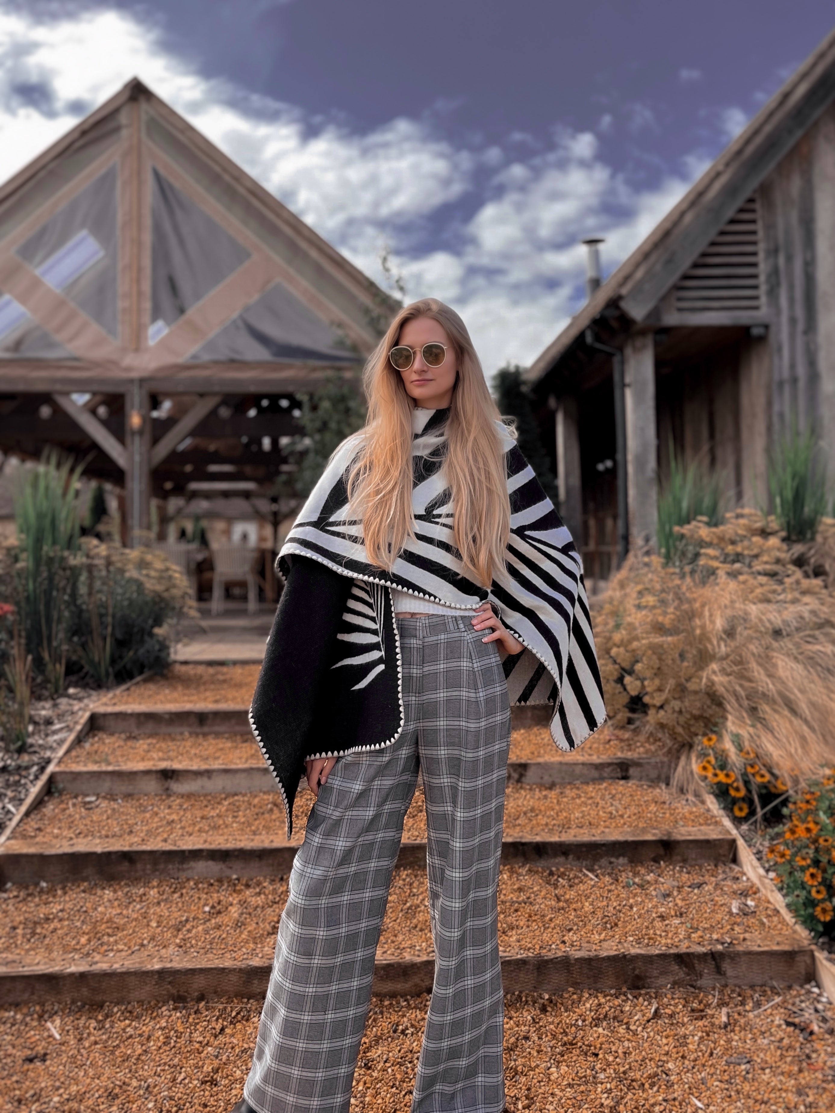 Poncho Natura - Negro y Beige