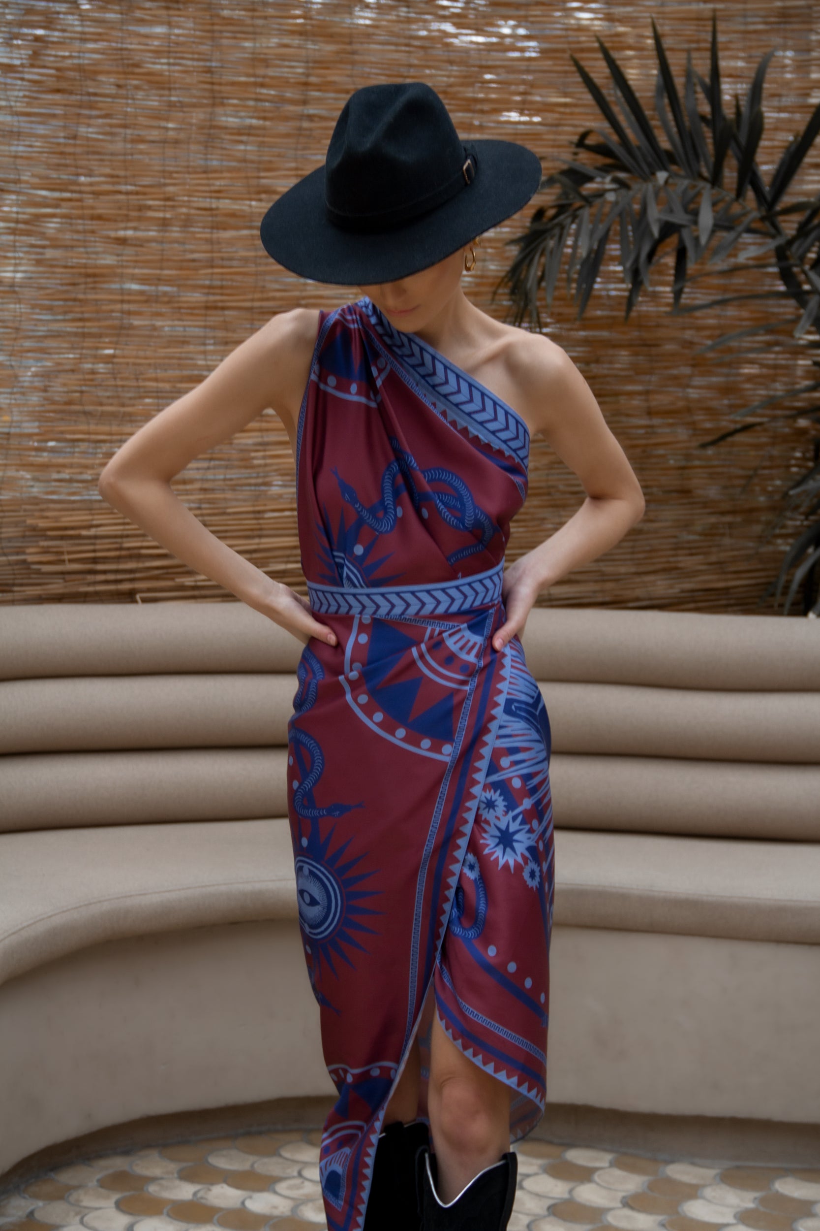 Sari Nazar, Vino / Vestido - Falda