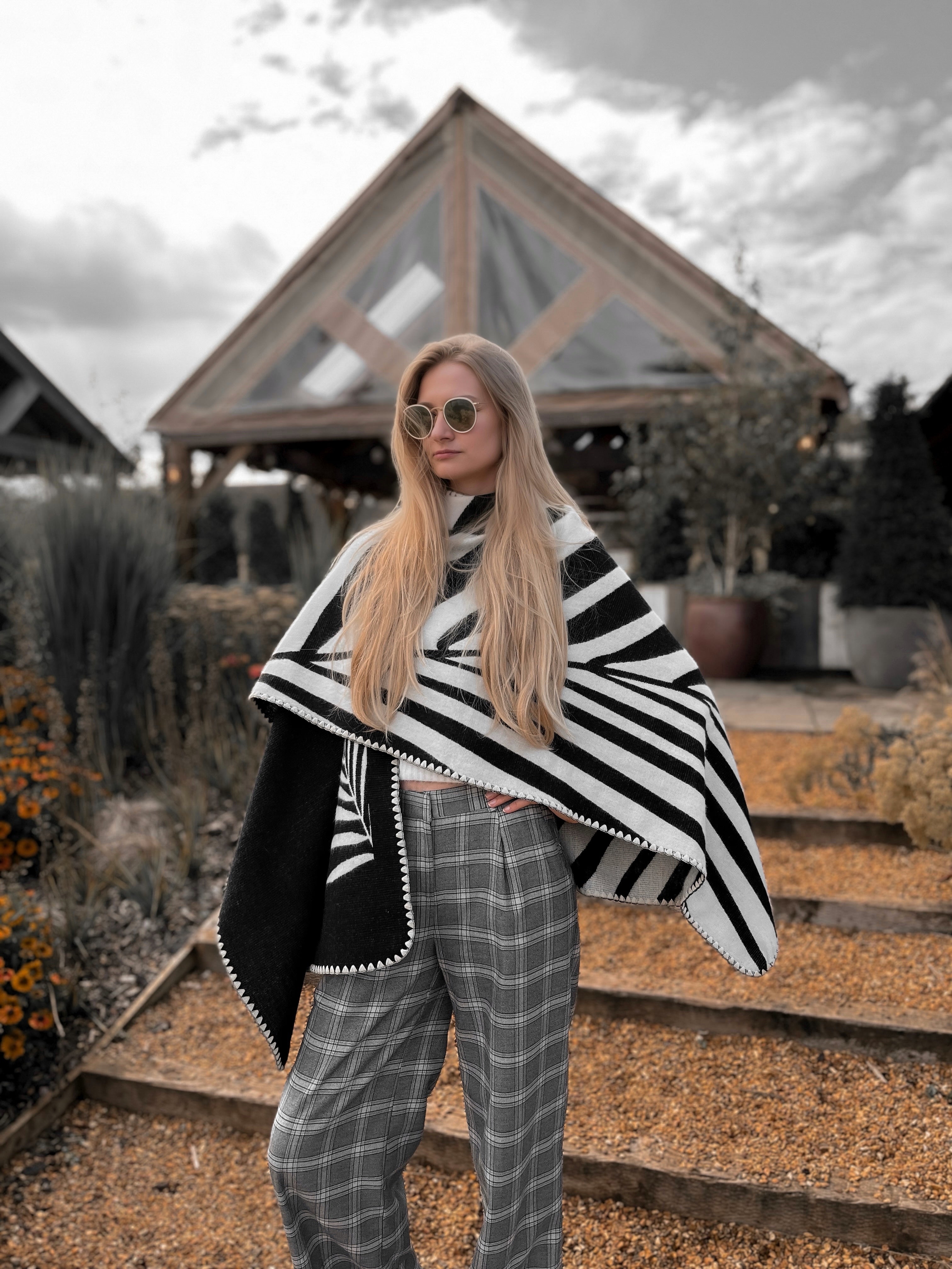 Poncho Natura - Negro y Beige