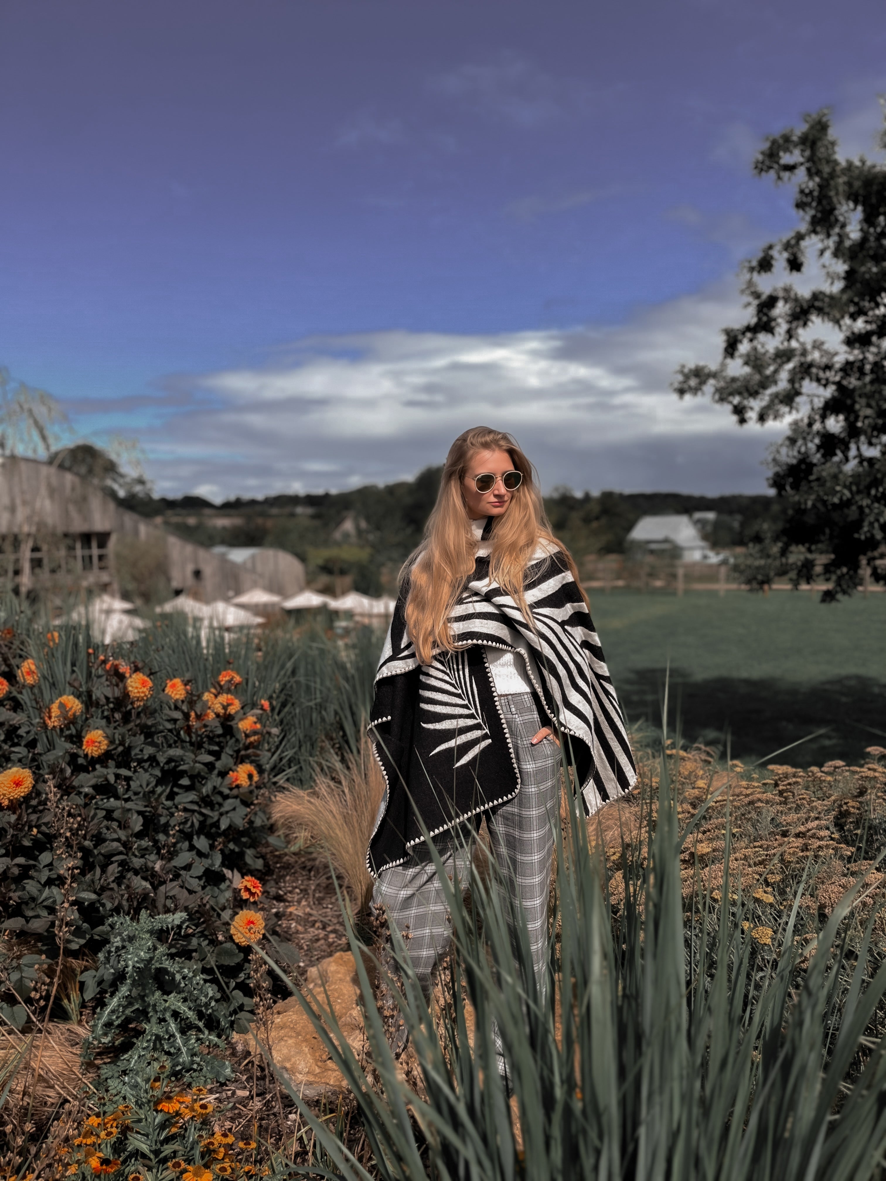 Poncho Natura - Negro y Beige