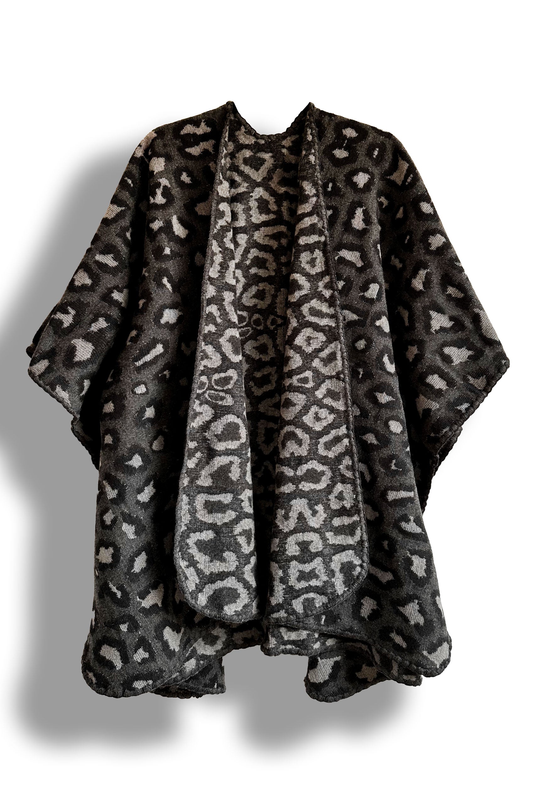 Poncho Jaguar, Gris