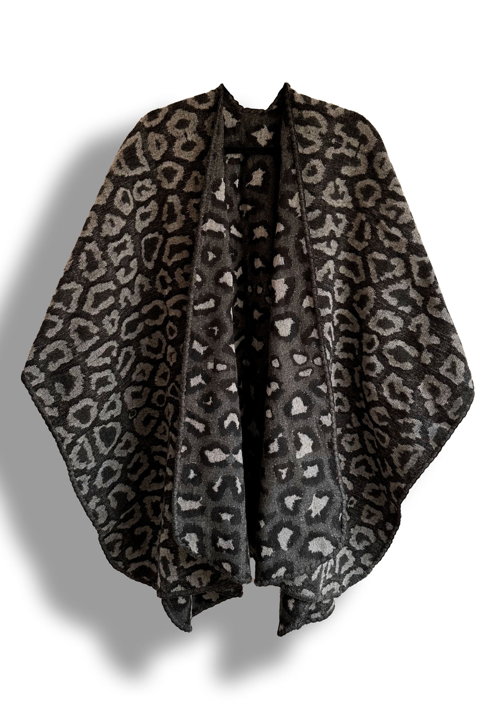Poncho Jaguar, Gris