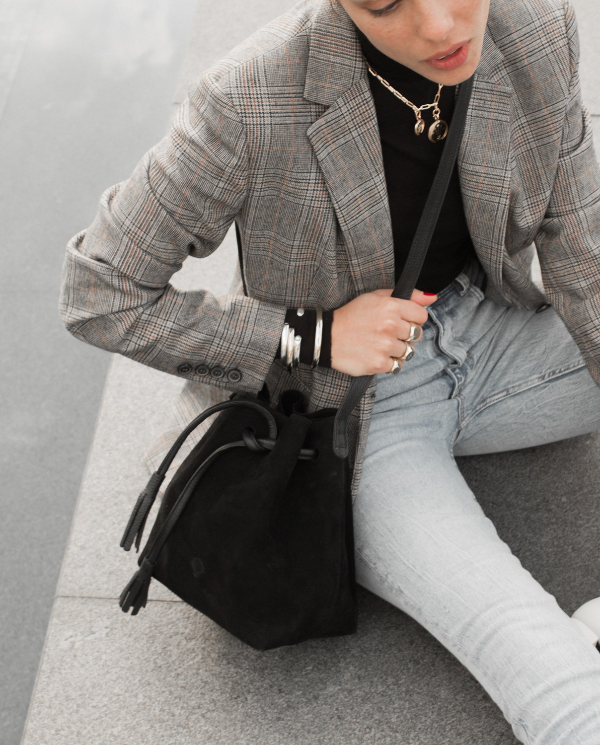 Boho Bucket - Negro, Edición en gamuza.