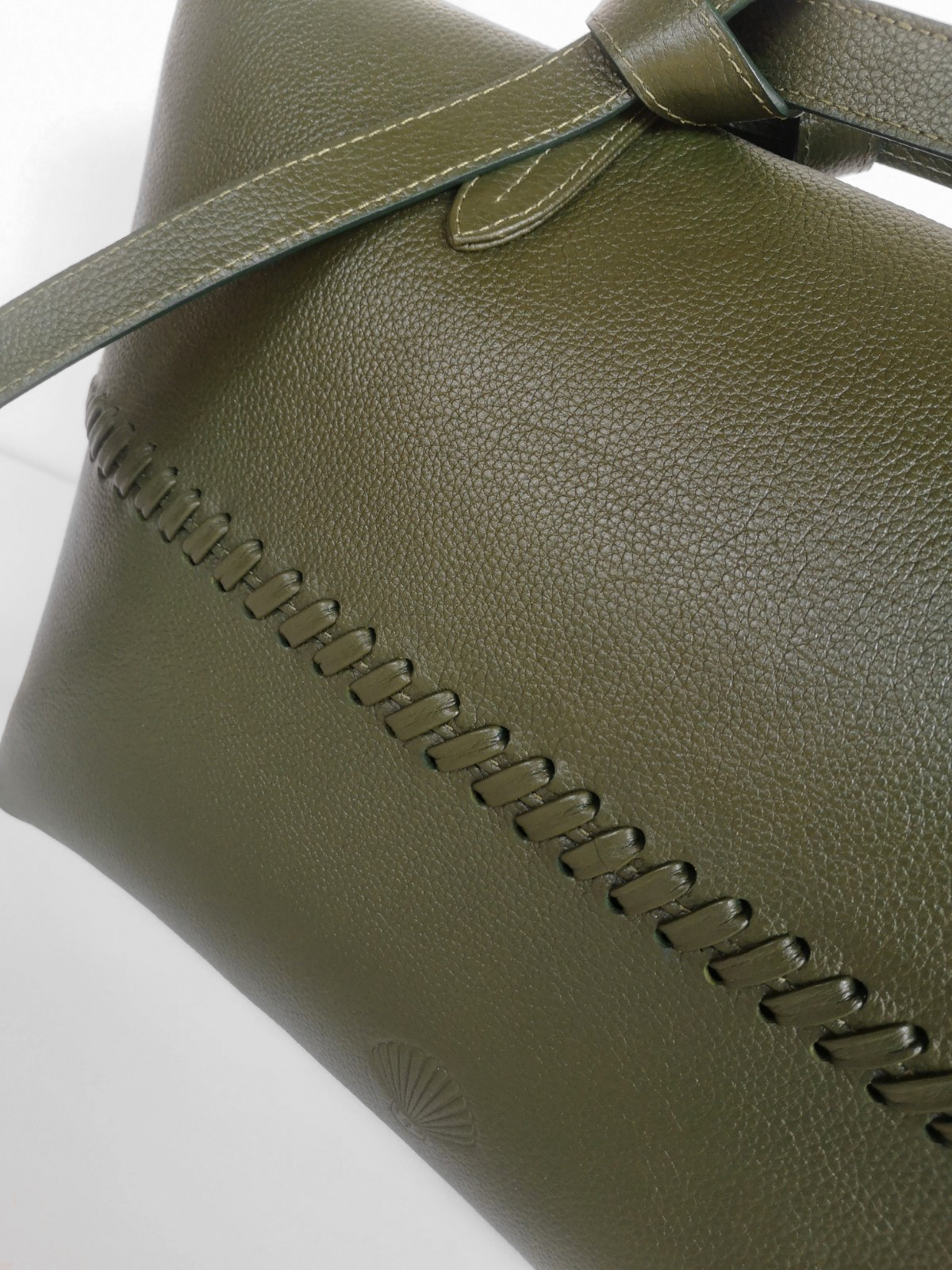 Tote Navío, Verde militar.
