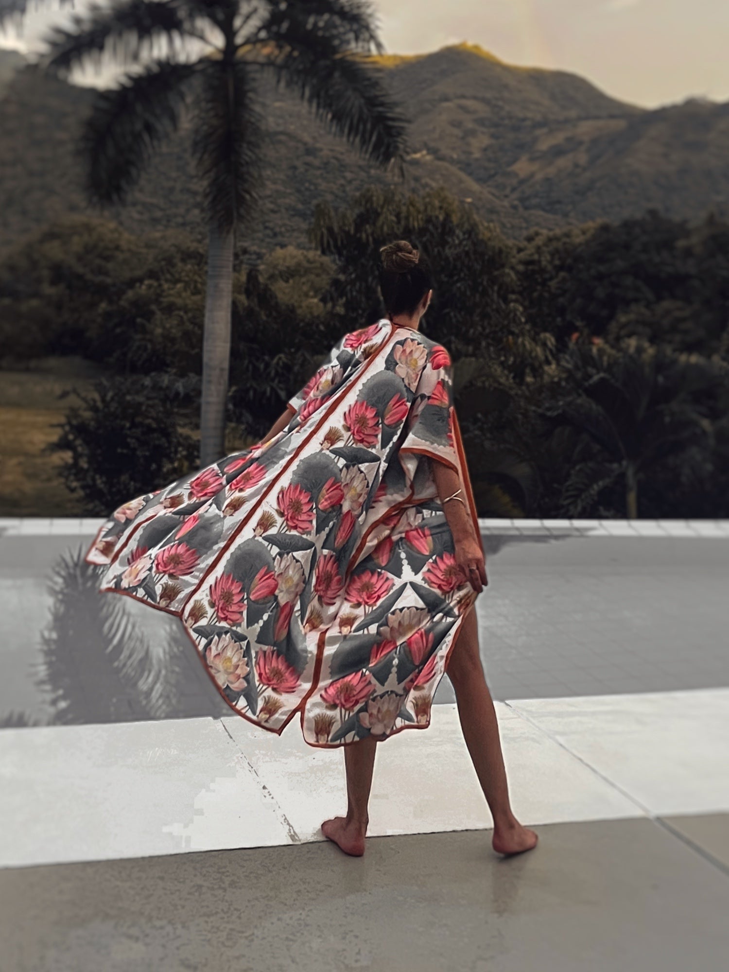 Kimono Lotus