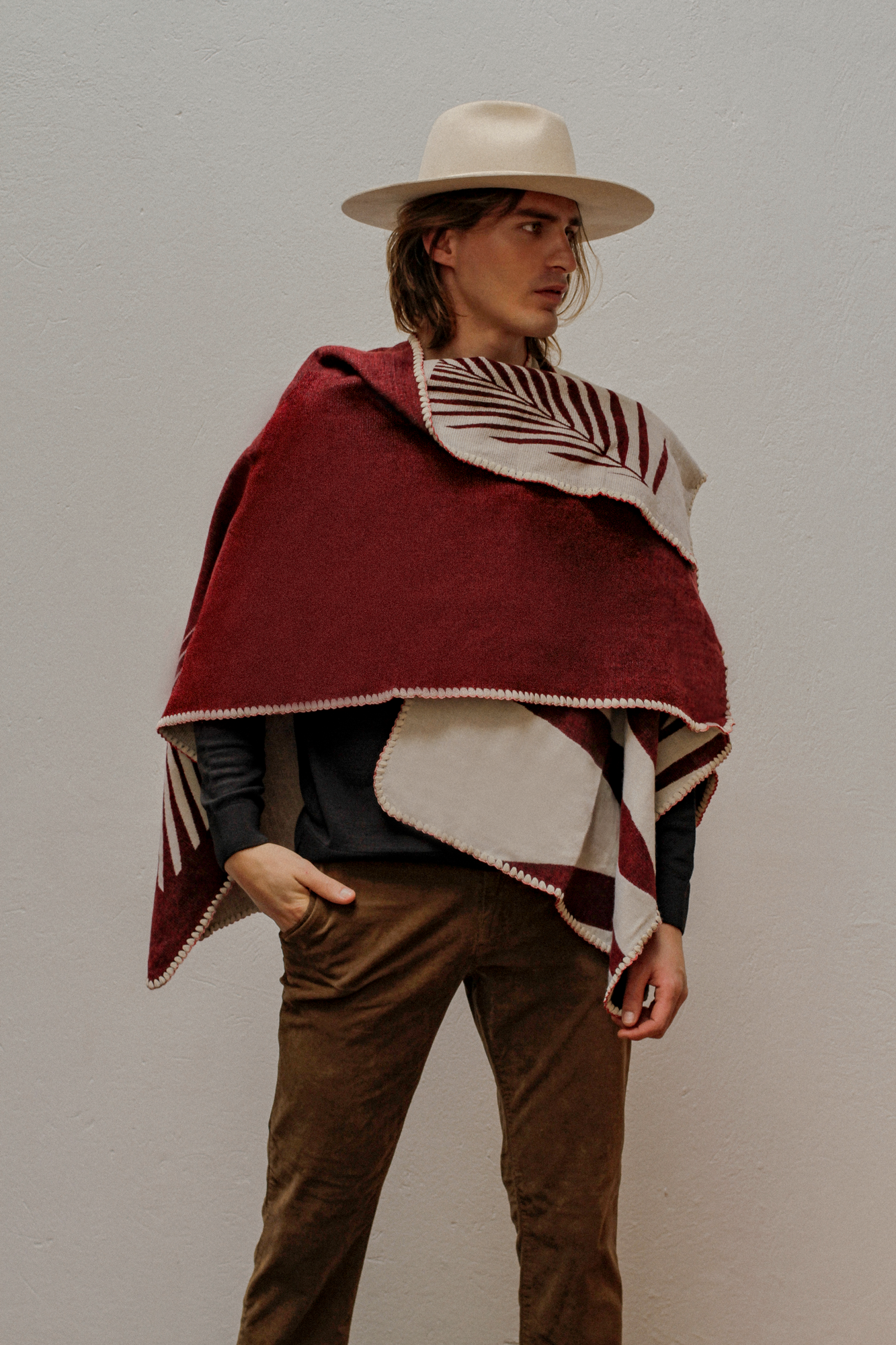 PONCHO TEJIDO COLOMBIA ALPACA RUANA UNITALLA UNISEX BOHO ARTESANÍA PLISSÉ