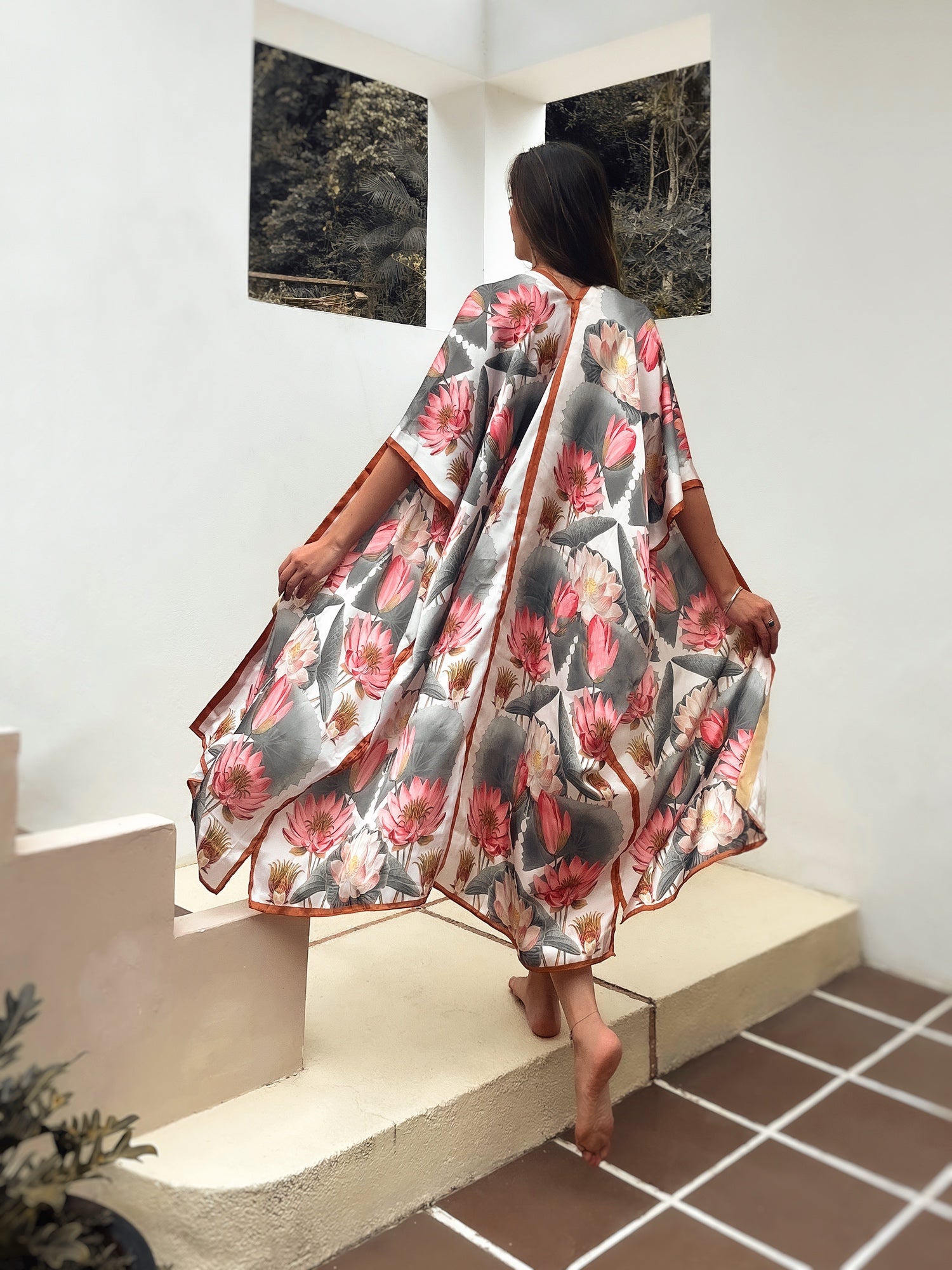 Kimono Lotus