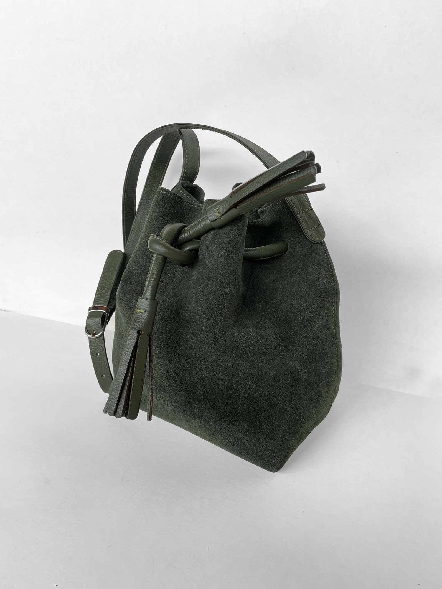 Boho Bucket - Verde, Edición en gamuza.
