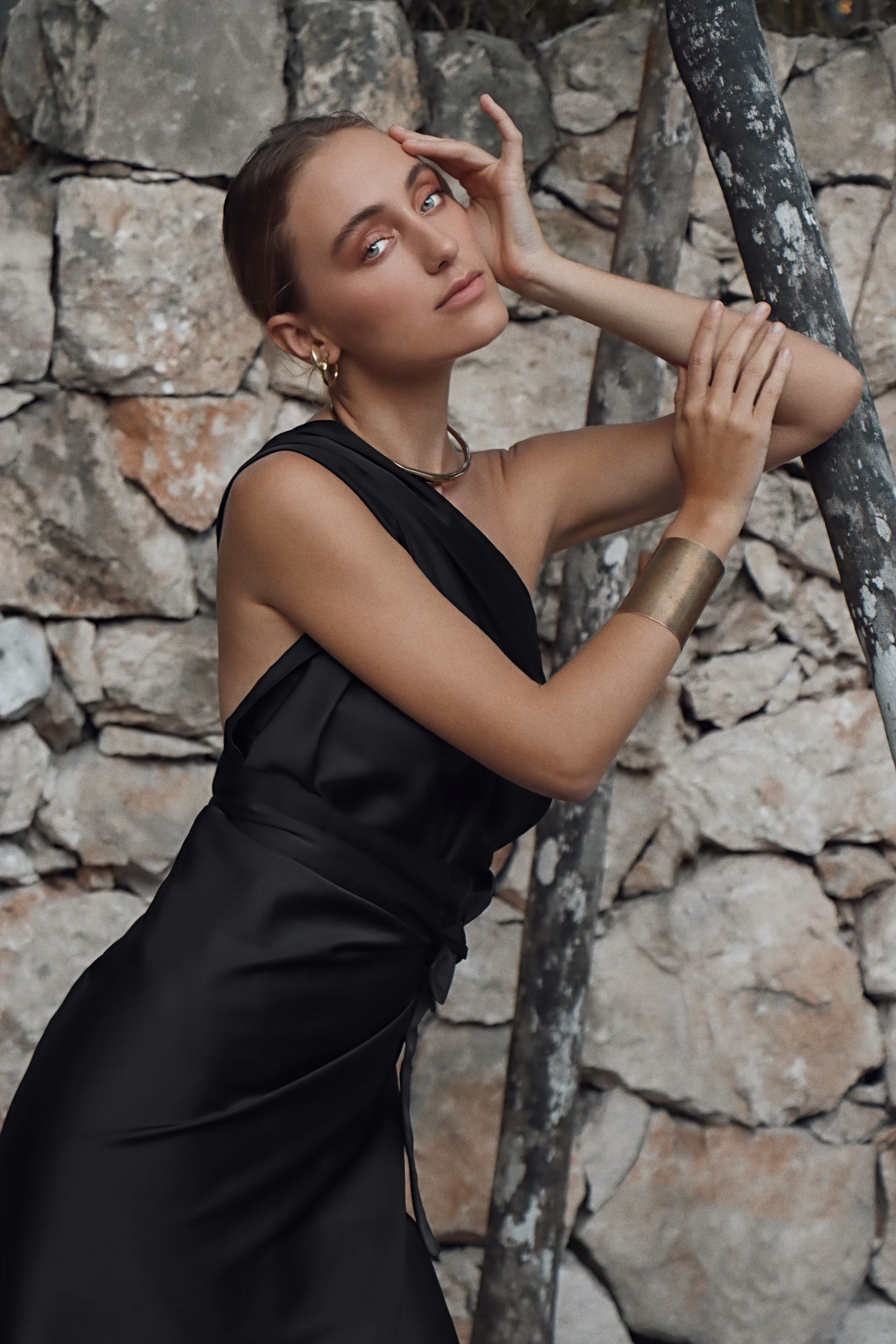 Sari Equinoccio, Negro noche / Vestido - Falda