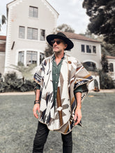 Poncho Salar, Oscuro