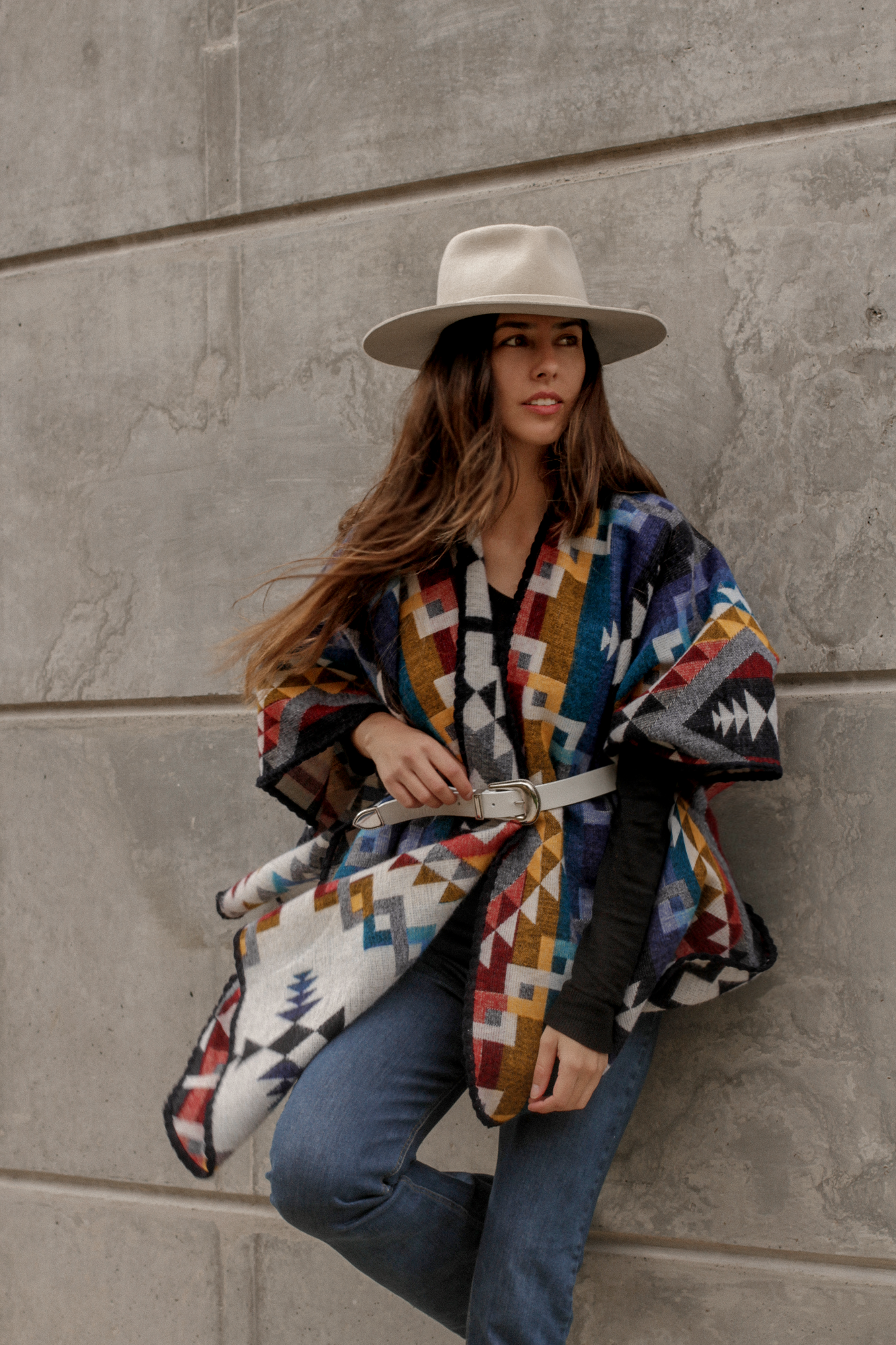 PONCHO TEJIDO COLOMBIA ALPACA RUANA UNITALLA UNISEX BOHO ARTESANÍA PLISSÉ PALOMA RUIZ